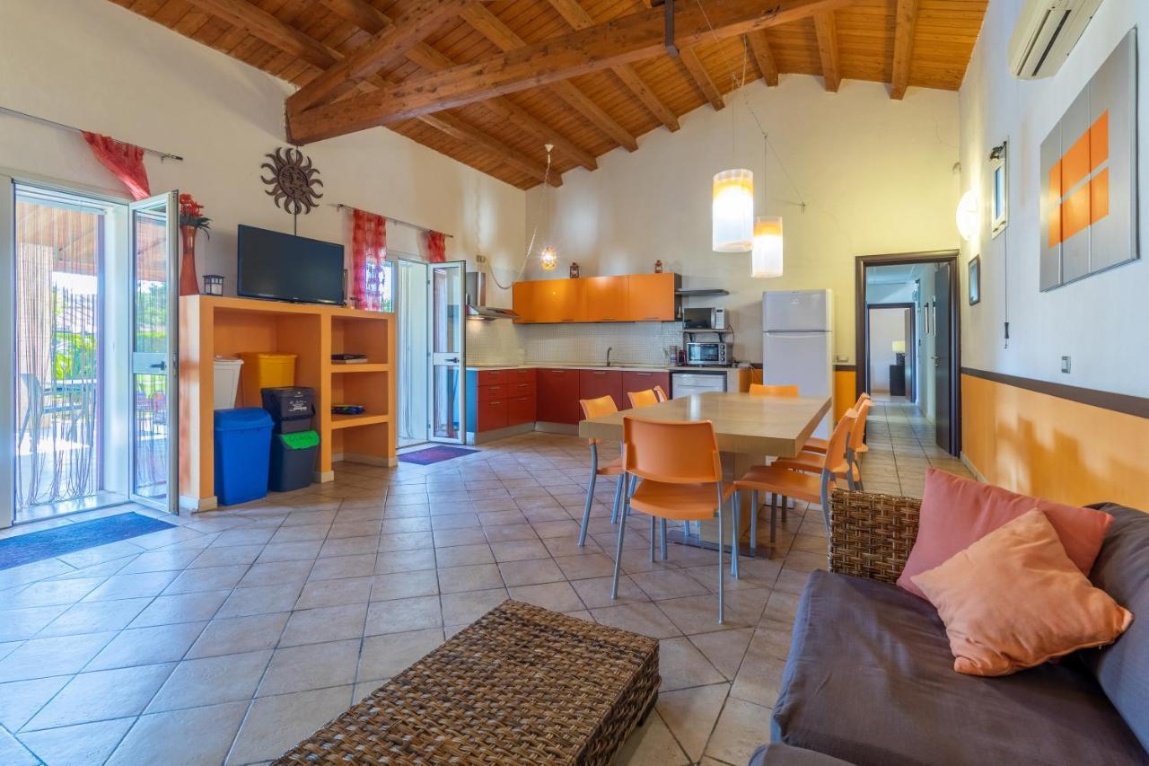 סנטה קרוצ'ה קמרינה Villa Santa Croce מראה חיצוני תמונה